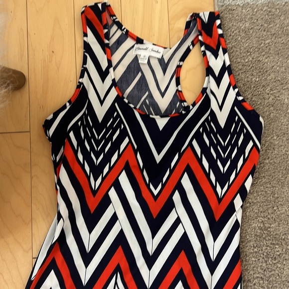 Emerald Sundae summer dress with built in bra. Pretty geometrical pattern size S - Picture 2 of 5